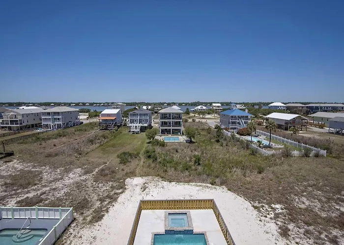 Zoe's Zen 5 Bedroom Lockout Holiday home *